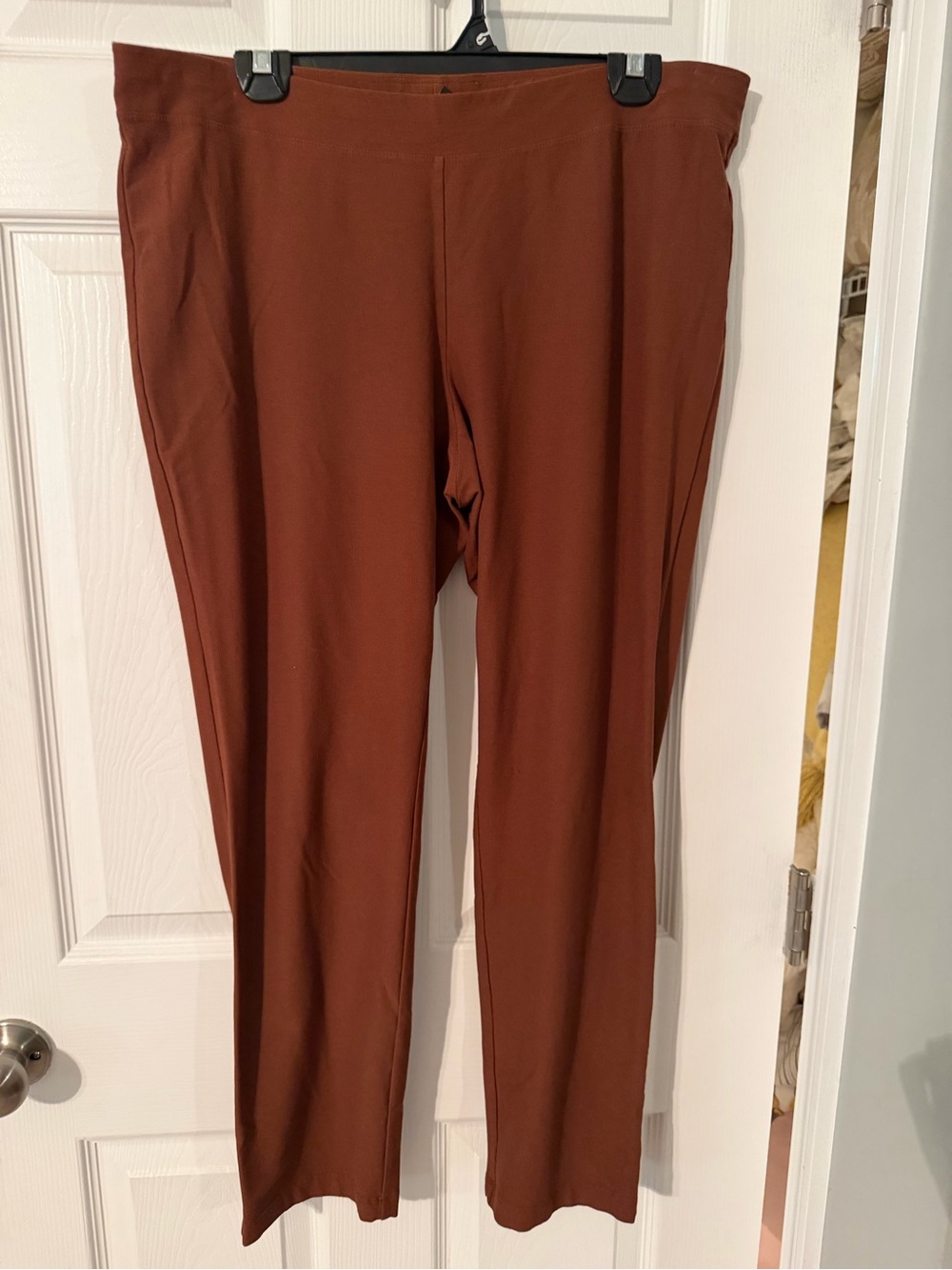 Eileen Fisher Straight-Leg Pull-On Pants in Rust